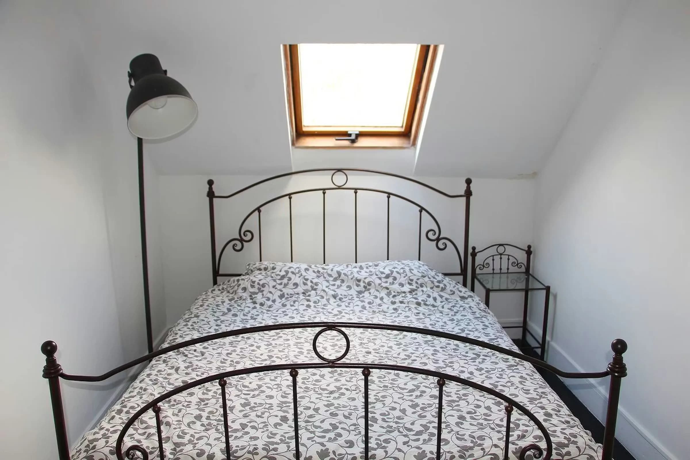 5. Coliving room – Street Side photo 1