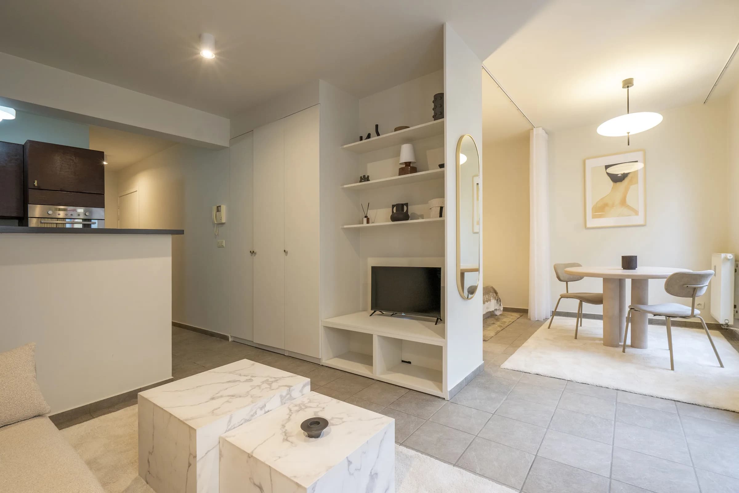 2. Private apartment, street-side thumbnail 8