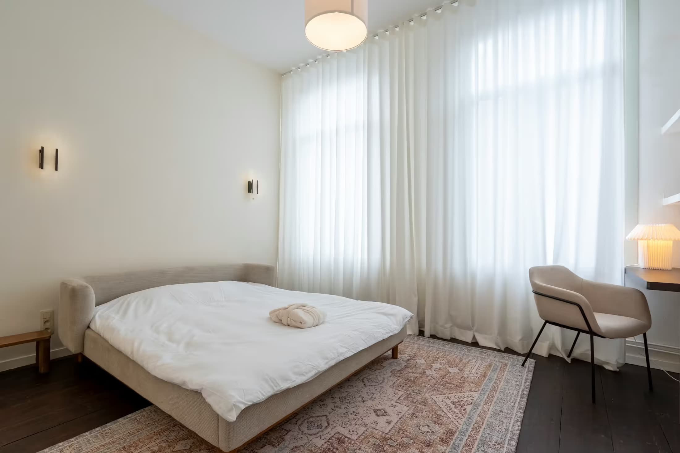 1. Coliving room – Street Side photo 1