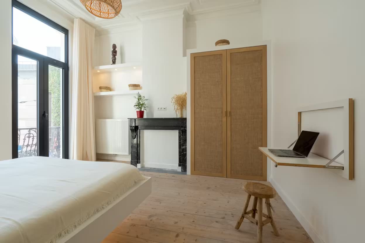 1. Co-living room – Street Side photo 1