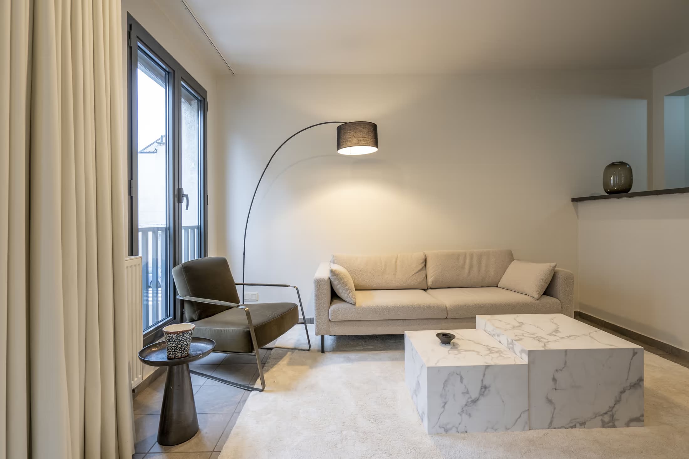 2. Private apartment, street-side thumbnail 12