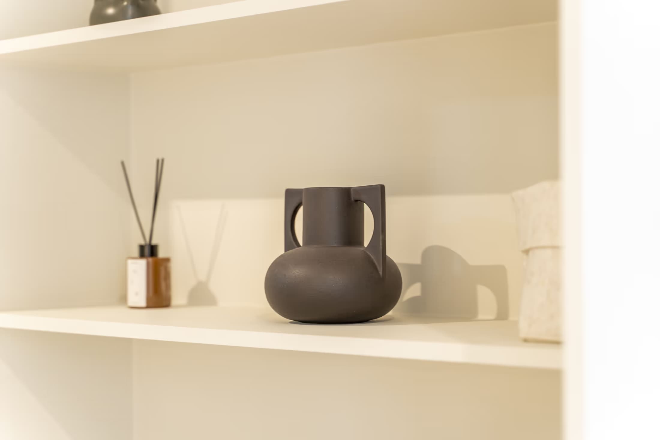 2. Private apartment, street-side thumbnail 14