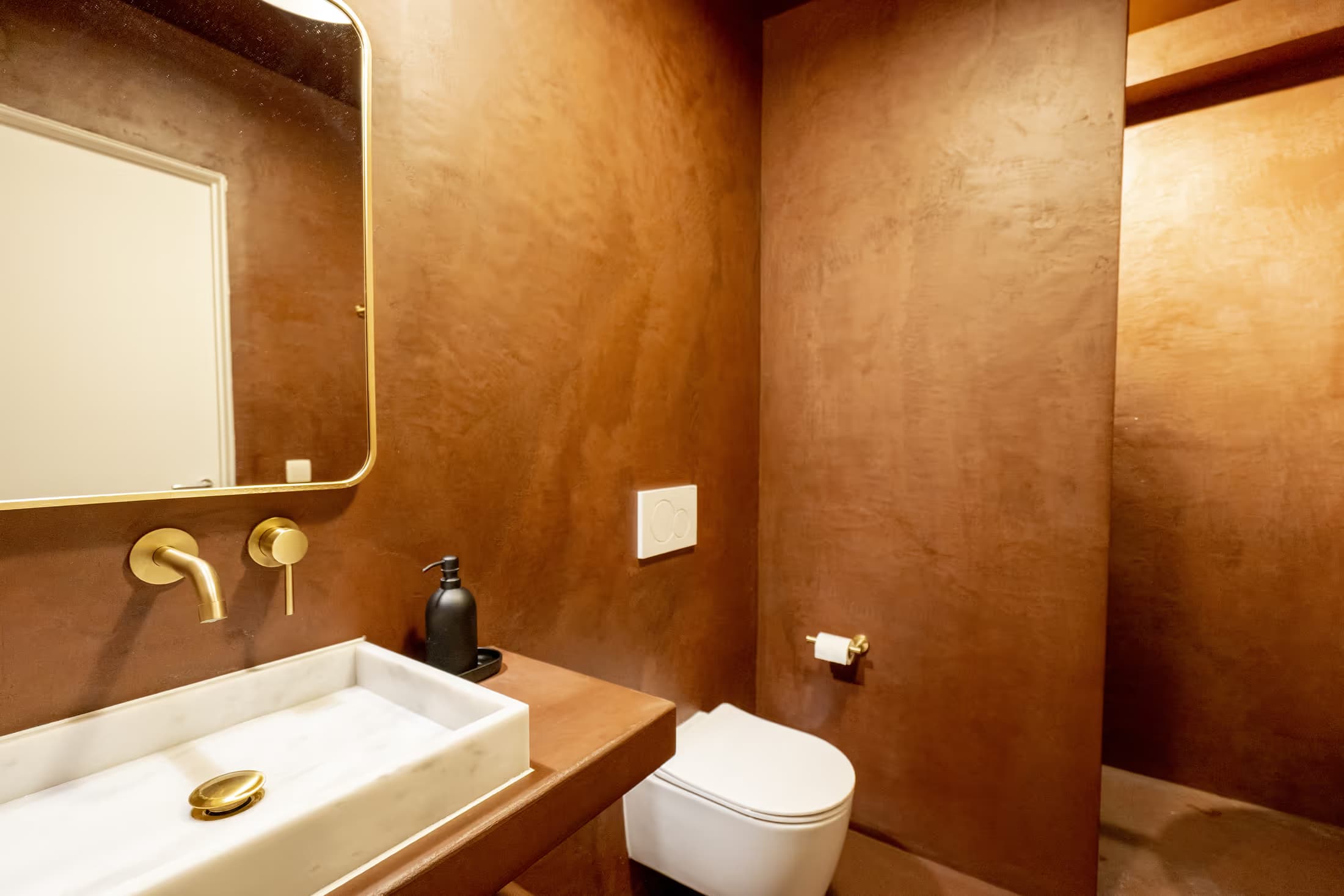 2. Private apartment, street-side thumbnail 20