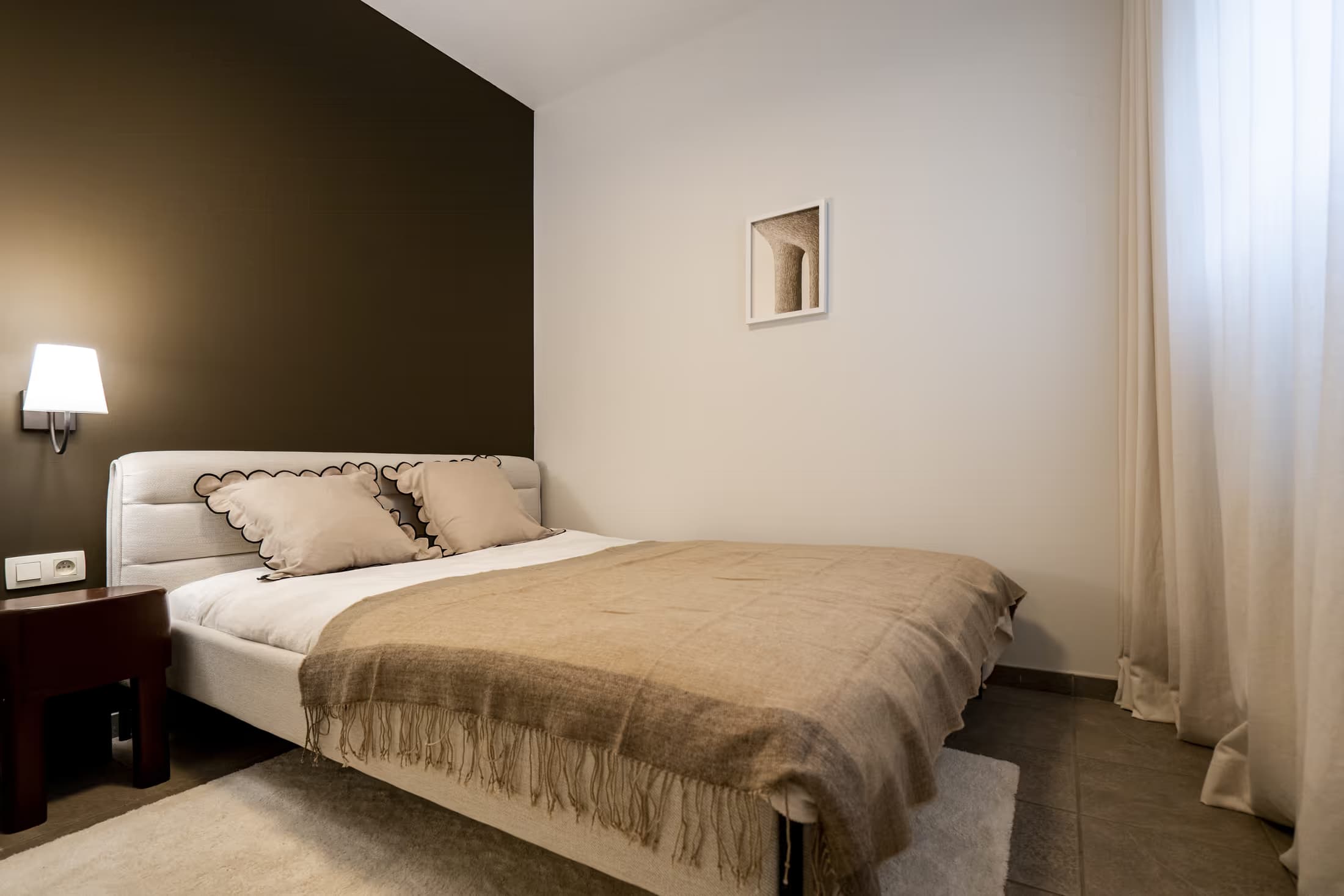 4. Studio, street-side thumbnail 8