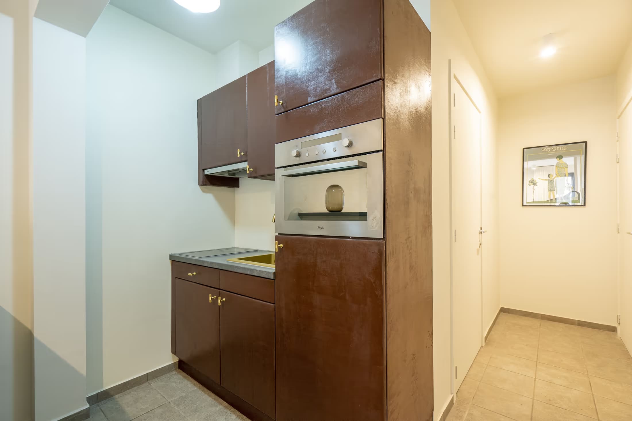 5. Studio, street-side thumbnail 6