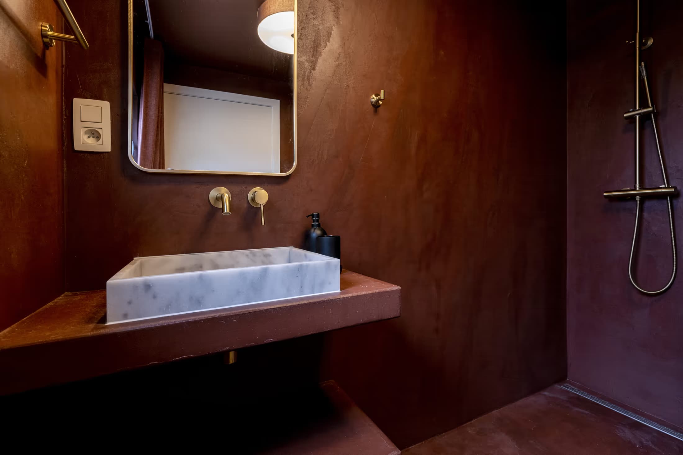 7. Studio, street-side thumbnail 13