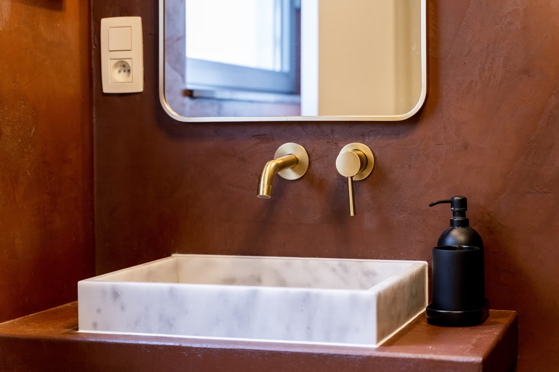 7. Studio, street-side thumbnail 14