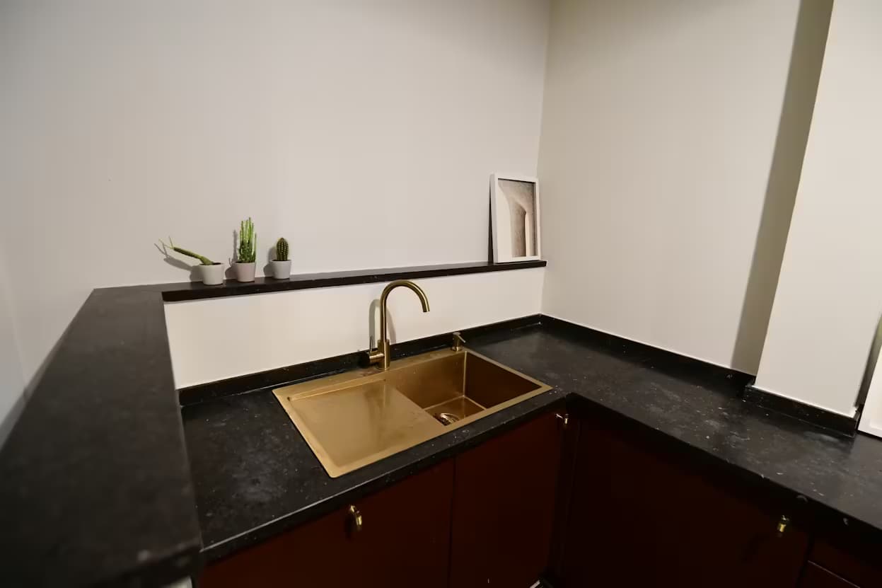 8. Rooftop Apartment. Room 1 thumbnail 10