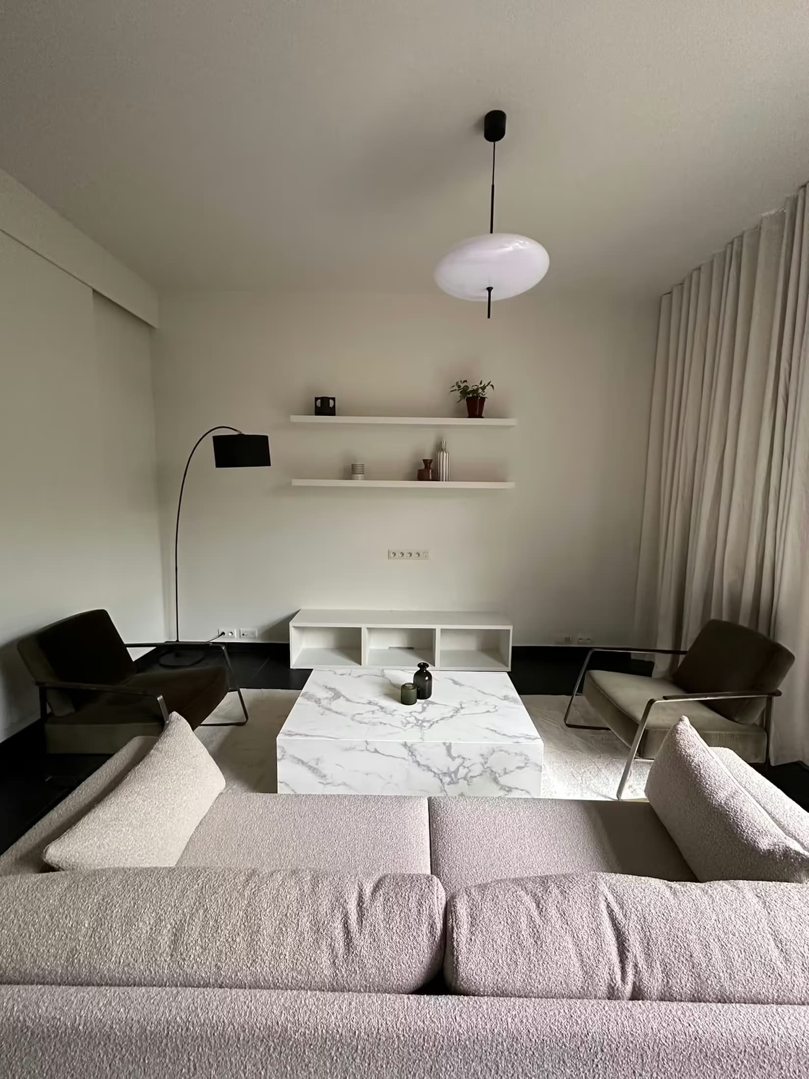 8.  Rooftop Apartment. Room 2 thumbnail 2