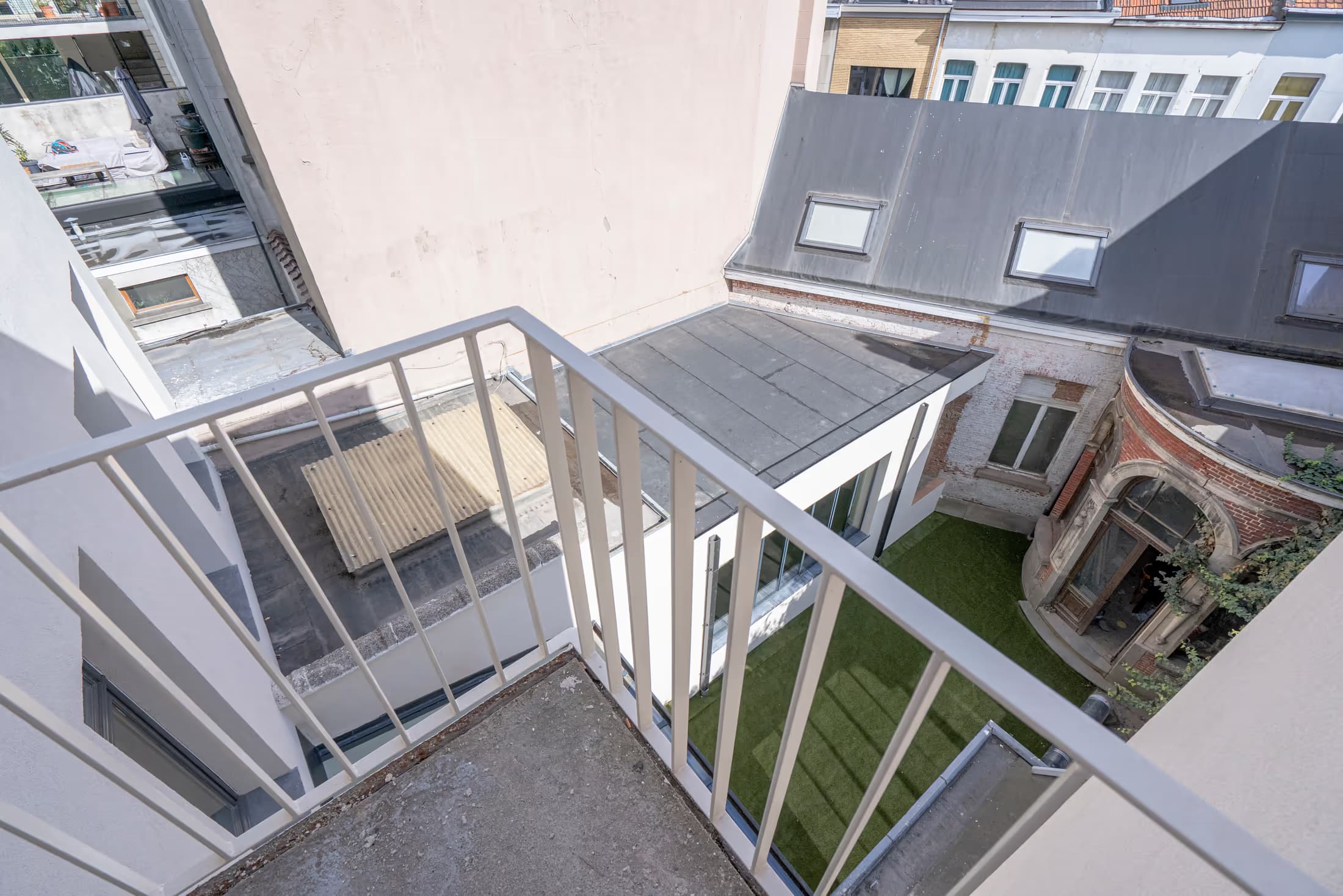 Studio 08 thumbnail 9