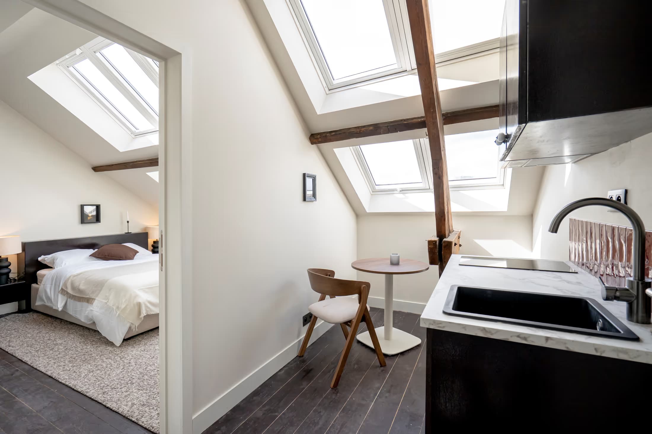 Studio 10 thumbnail 4