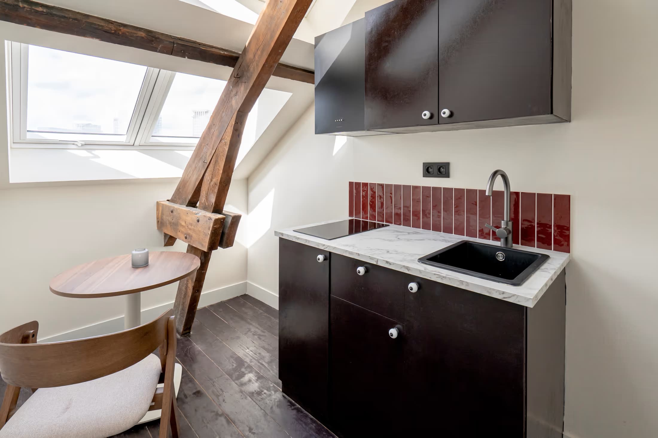 Studio 10 thumbnail 6