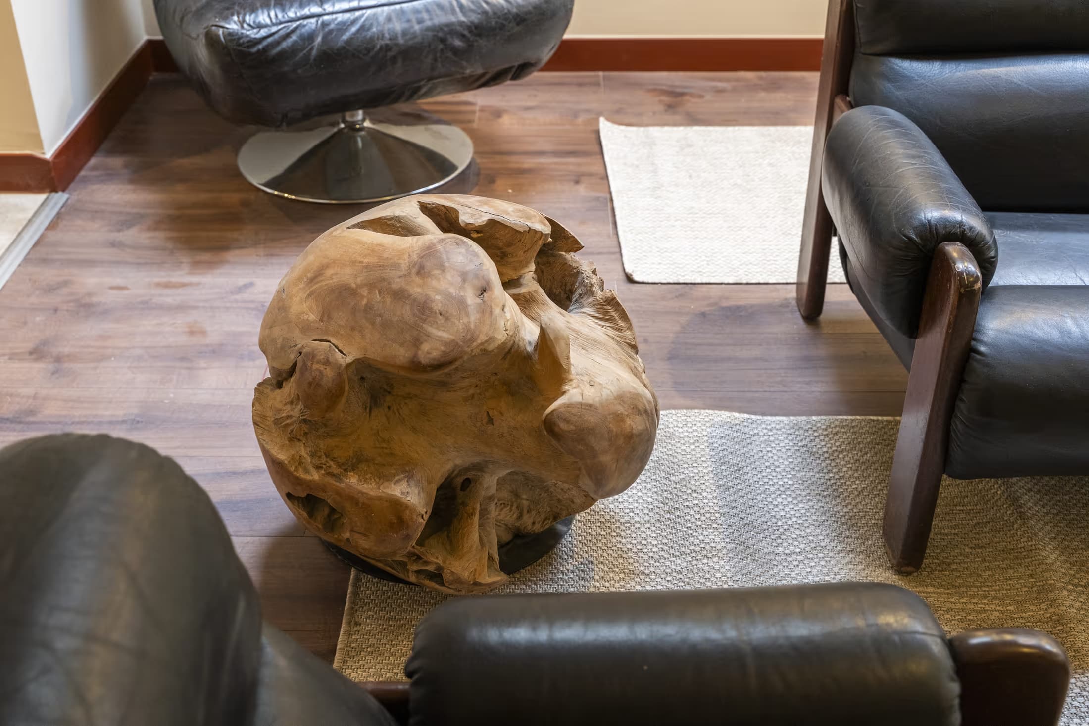 8. Coliving room – Street Side photo 1