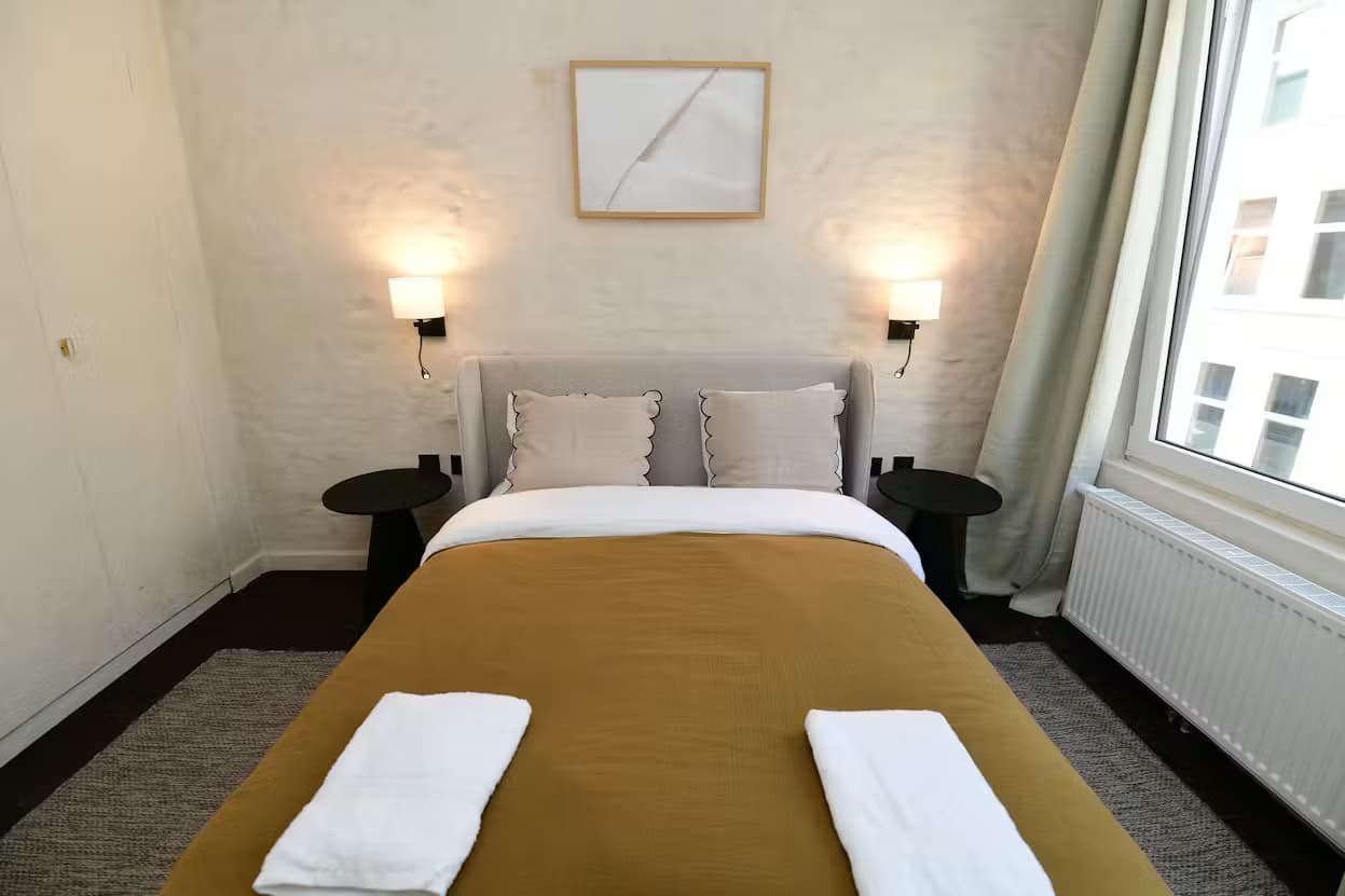 4. Coliving room – Street Side Right